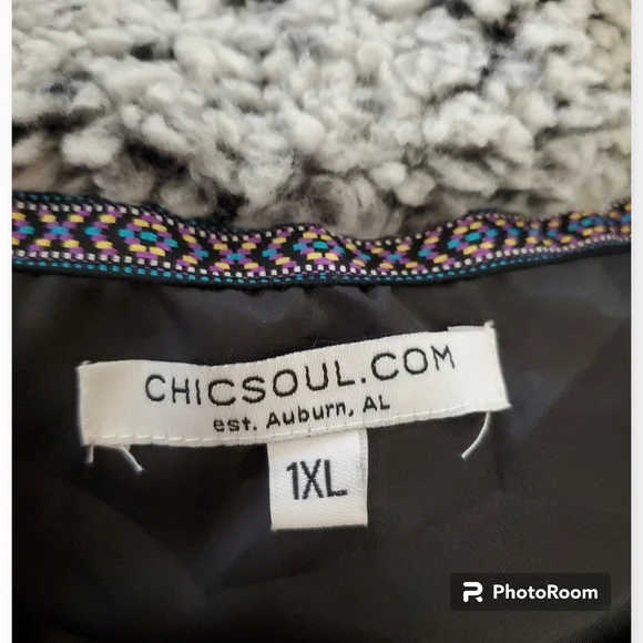Super soft Women's Faux Fur Chicsoul.com Vest. Size 1XL - Picture 3 of 3